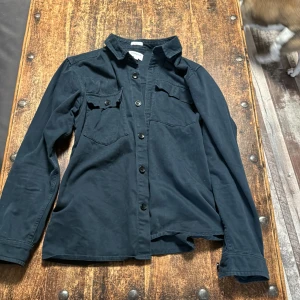 Lindbergh overshirt - slimfit L knappt använd