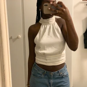 Vit top från Gina Tricot  - Aldrig använt