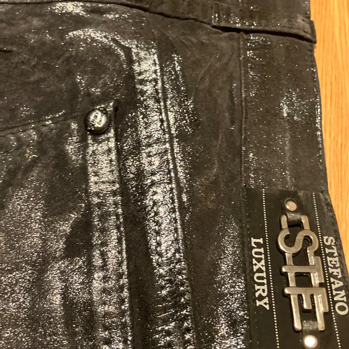 Lågmidjade svarta byxor - 91