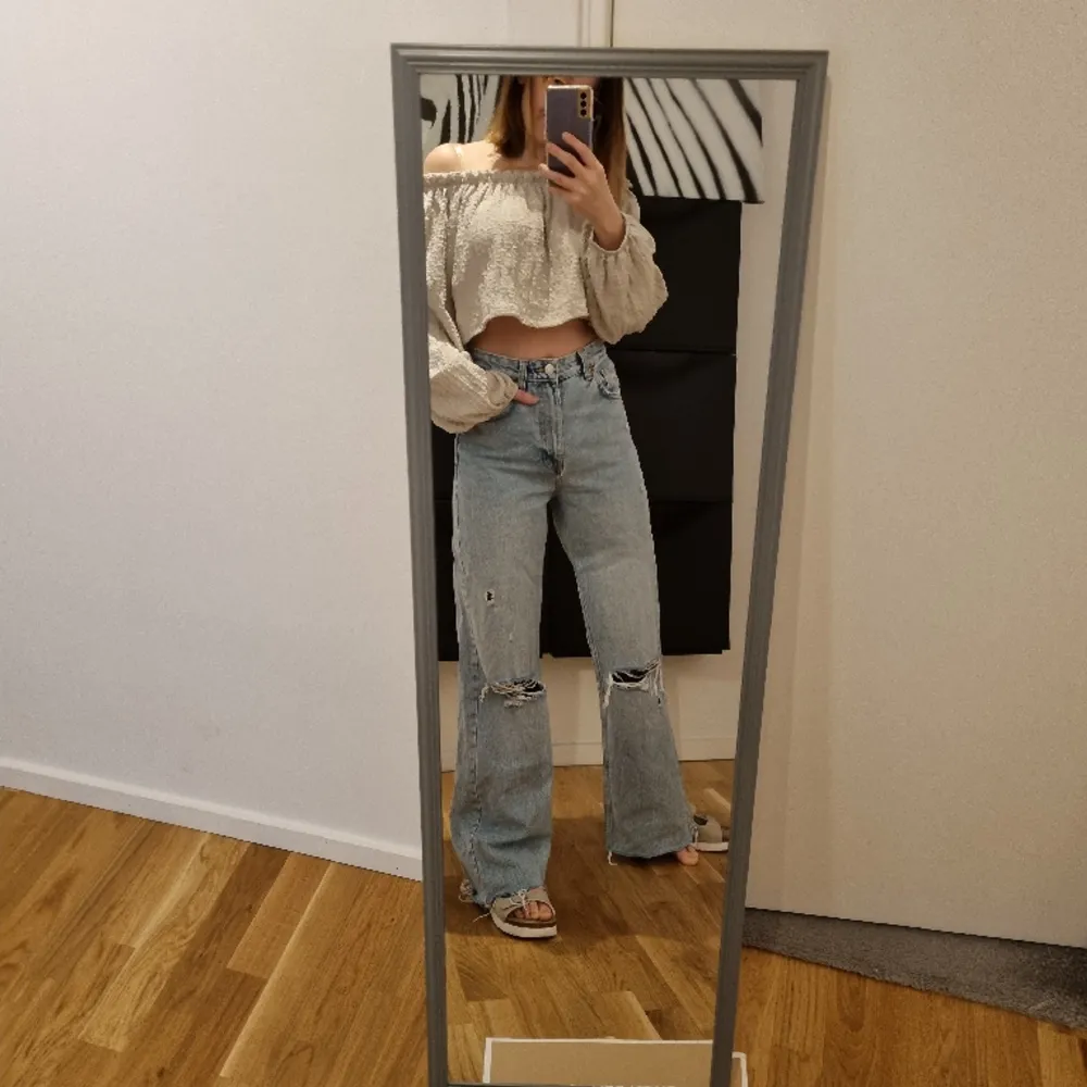 Zara jeans i väldigt bra skick storlek s. Jeans & Byxor.