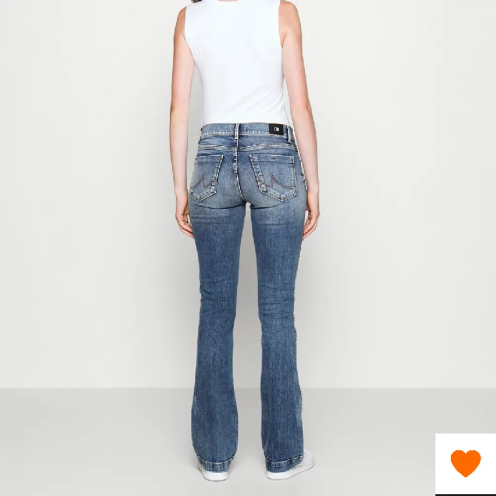 Super fina jeans från Ltb. I modellen fallcon! De är lågmidjade och bootcut! Använda ett fåtal gånger.!💗. Jeans & Byxor.