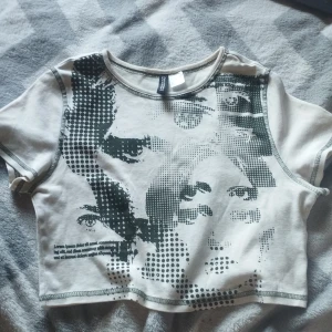 Top - Y2k Top, som var knapt användad för att jag har bytt still. 