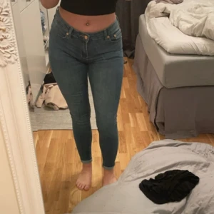 Låg midjade jeans - Använda fåtal gånger