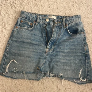 Jeanskjol - Så snygg jeanskjol, skriv för frågor💓