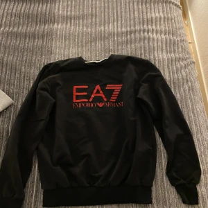 EA7 - Inga skador knappt använt storlek S 