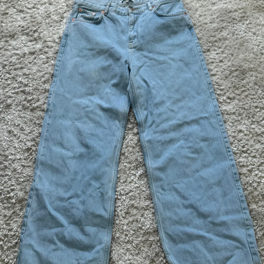 Ett par jeans från junkyard i storlek 32 använt ett fåtal gånger. . Jeans & Byxor.
