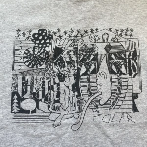 Polar skate co t-shirt  - Säljer min polar tee då den inte passade mig. Inga problem med tröjan och har nästan aldrig använts. Storlek meduim. Pris förhandlingsbart.