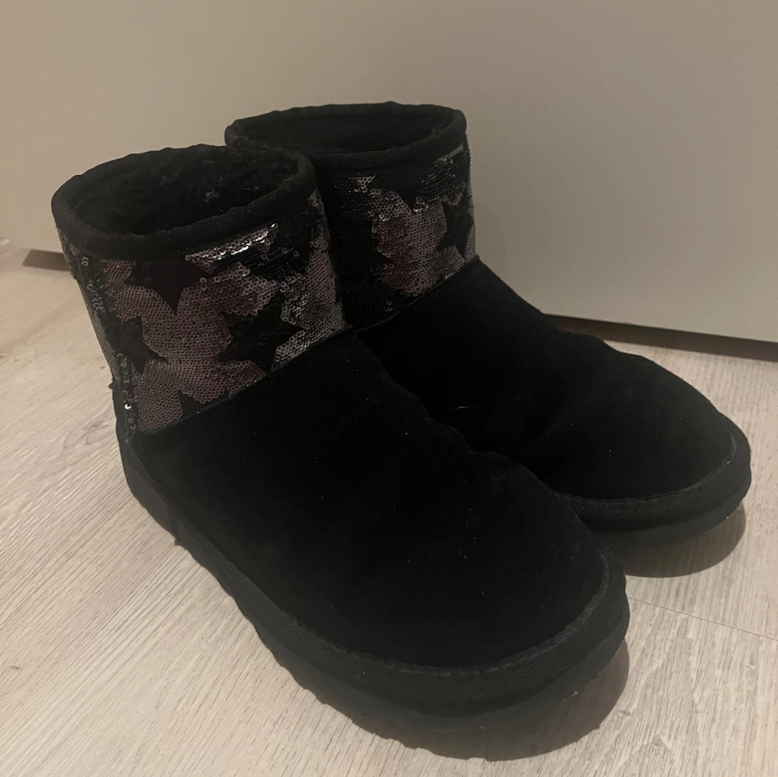 UGGS - 91