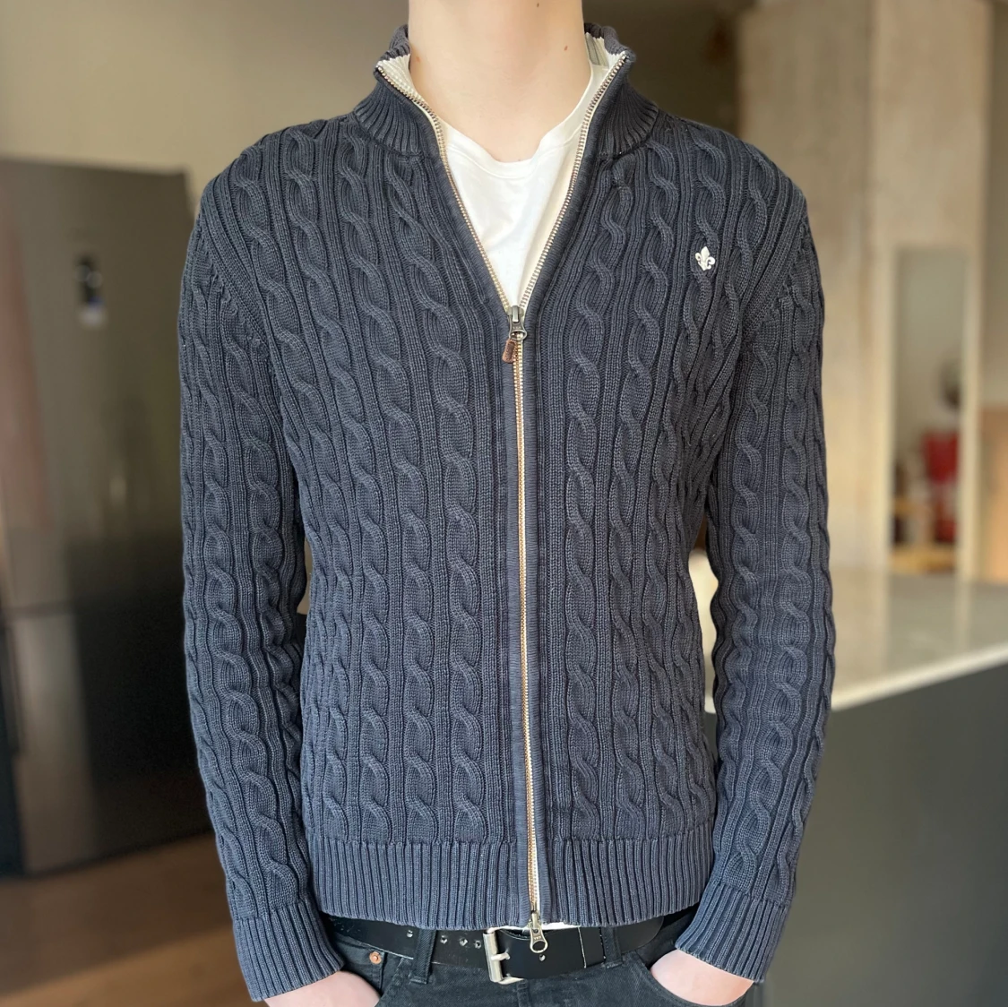 Morris kabelstickad kofta