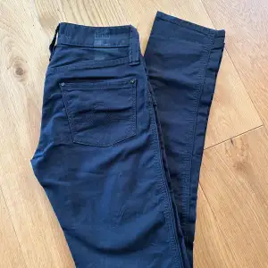 Snygga jeans från J Lindeberg. (lite använda)