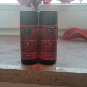 Body oil - Det ser ut som att de är andvända, men man fick de så💗💗 helt oandvända 💘💗💘💗