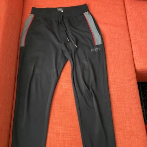 Hugo boss byxor  - Hugo boss byxor storlek S 
