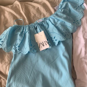 Zara topp  - Topp från zara i storlek 164, oanvänd utan prislapp💕 (prislappen sitter ej kvar)