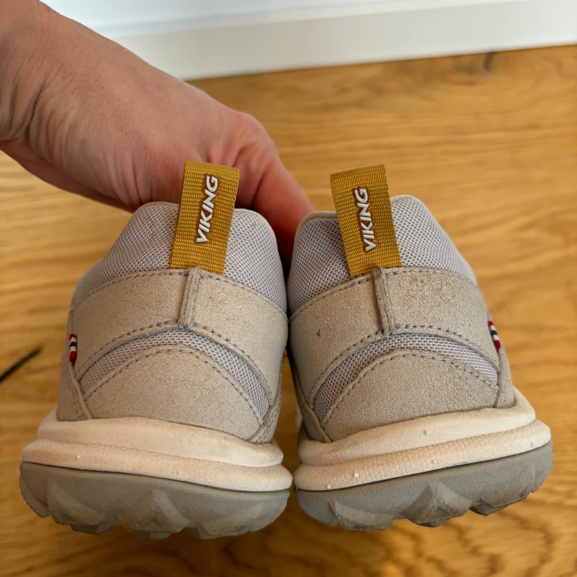 Sneakers i mocka nyskick 38 - 91