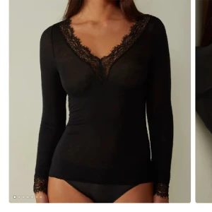 Intimissimi tröja - Jättesnygg intimissimi tröja som passar till allt! Kan ladda upp fler bilder om önskas❣️🙌🙌