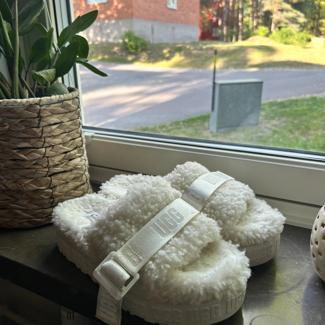 Uggs fluffita platform slide slippers - 91