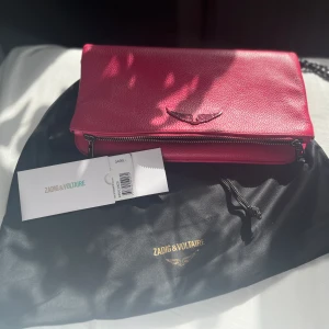 Zadig Voltaire väska - 🌼Väska i mycket bra skick, använd fåtal gånger. 🌼Nypris 3499kr 