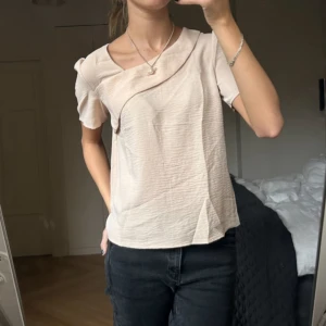 Ljusrosa topp - Säljer denna ljusrosa topp🫶🏻 Aldrig använd