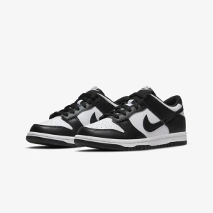 Panda dunks  - Säljer pga kommer inte till användning längre, skriv för fler bilder. Fint skick. Priset kan diskuteras