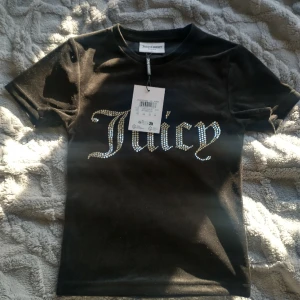 Slutsåld Juicy Couture tshirt storlek XS - Ny med lapp, slutsåld 