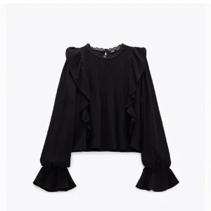 Blus - Jätte fin blus från zara, aldrig använd❤️