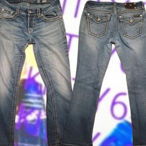 Miss me jeans - Bootcut low waist miss me jeans små skador med fixade o inget man ser❤️skulle säga dom är S o jag är 171cm  Kontakta gärna för intresse 💋
