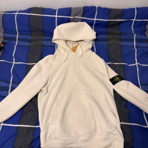 Stone Island Hoodie - Äkta stone hoodie(Ny pris 3500) I bra skick Storlek M