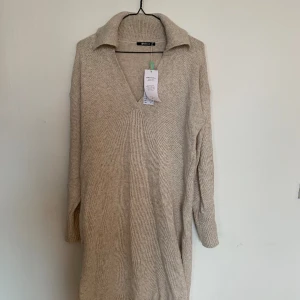 Stickad klänning från Gina Tricot - Oanvänd Storlek small