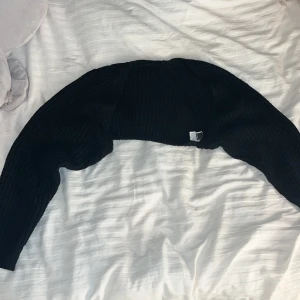 Bolero - supersöt svartbolero från shein i nyskick!!💗💗