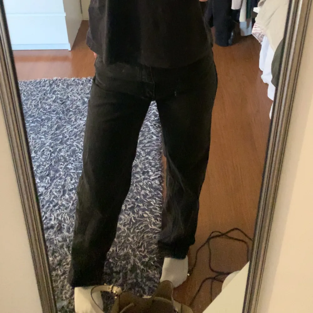 Hög midjade, raka jeans från Asos!💕. Jeans & Byxor.