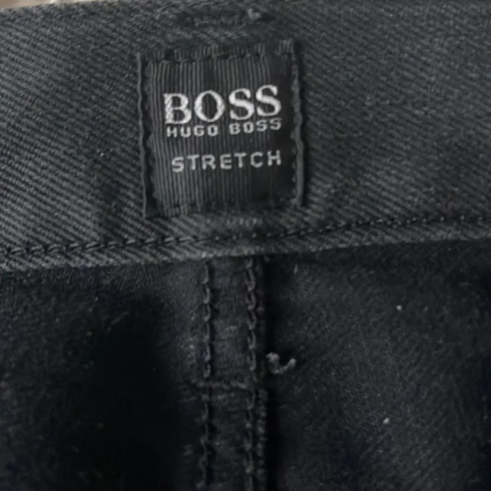 Äkta hugo boss jeans storlek 32/34. Jeans & Byxor.
