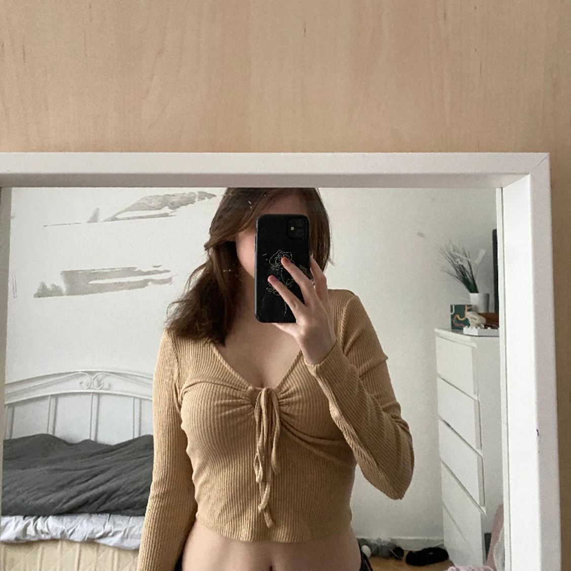 Beige tröja med snören 