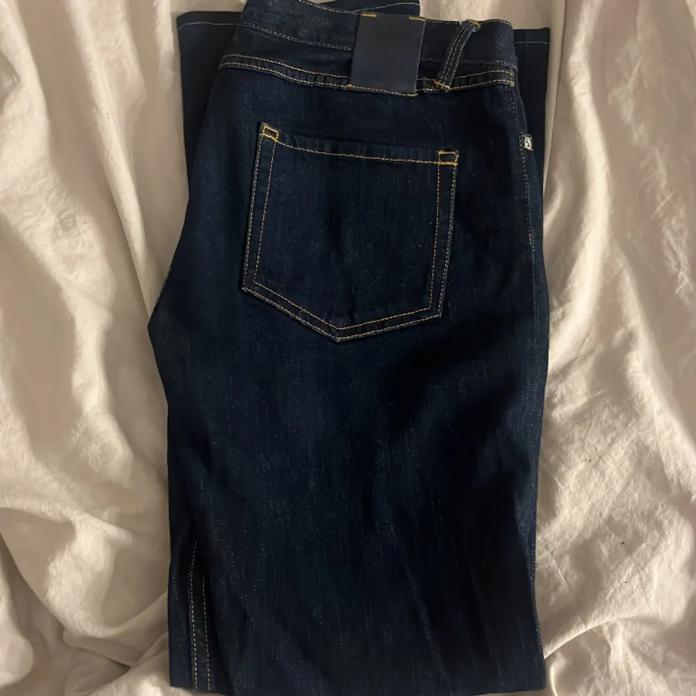 Säljer jeans från frank dandy stl 29L 250kr. Jeans & Byxor.