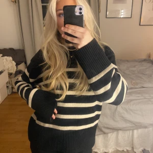 Stickad tröja  - super fin oanvänd tröja från Gina tricot, nypris 499 skriv dem för fler frågor 🤍