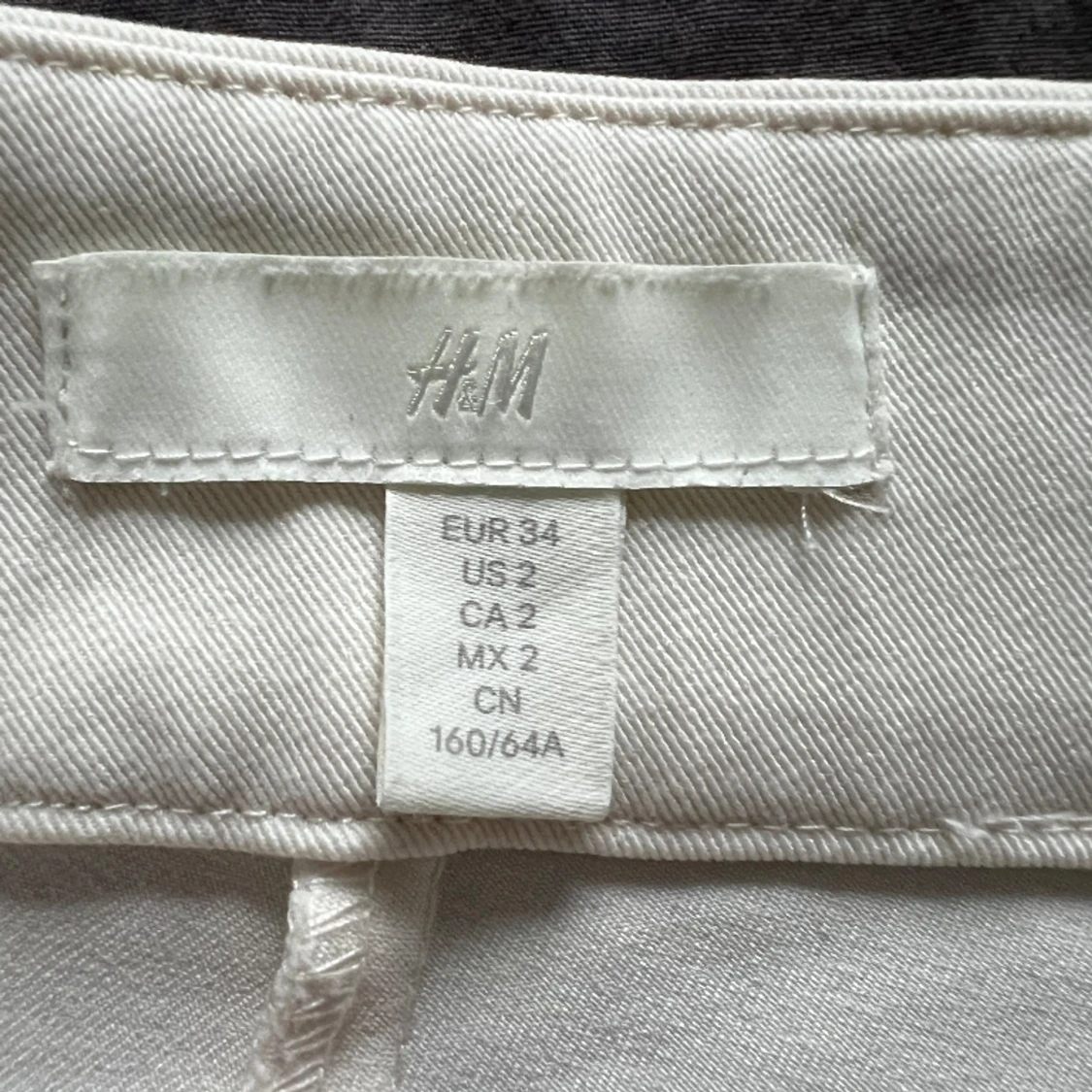 Högmidjade kostymbyxor  - 91