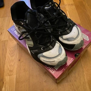 Vintage Adidas Skor - Ett äldre par adidas skor i bra skick, säljer för de ej passar mig 