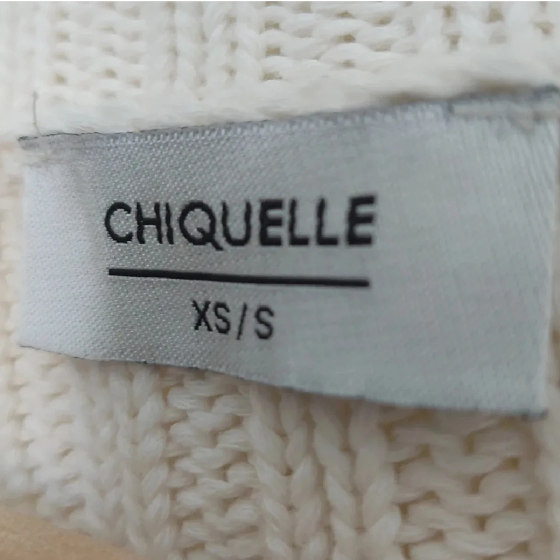 Stickad vit tröja - 91