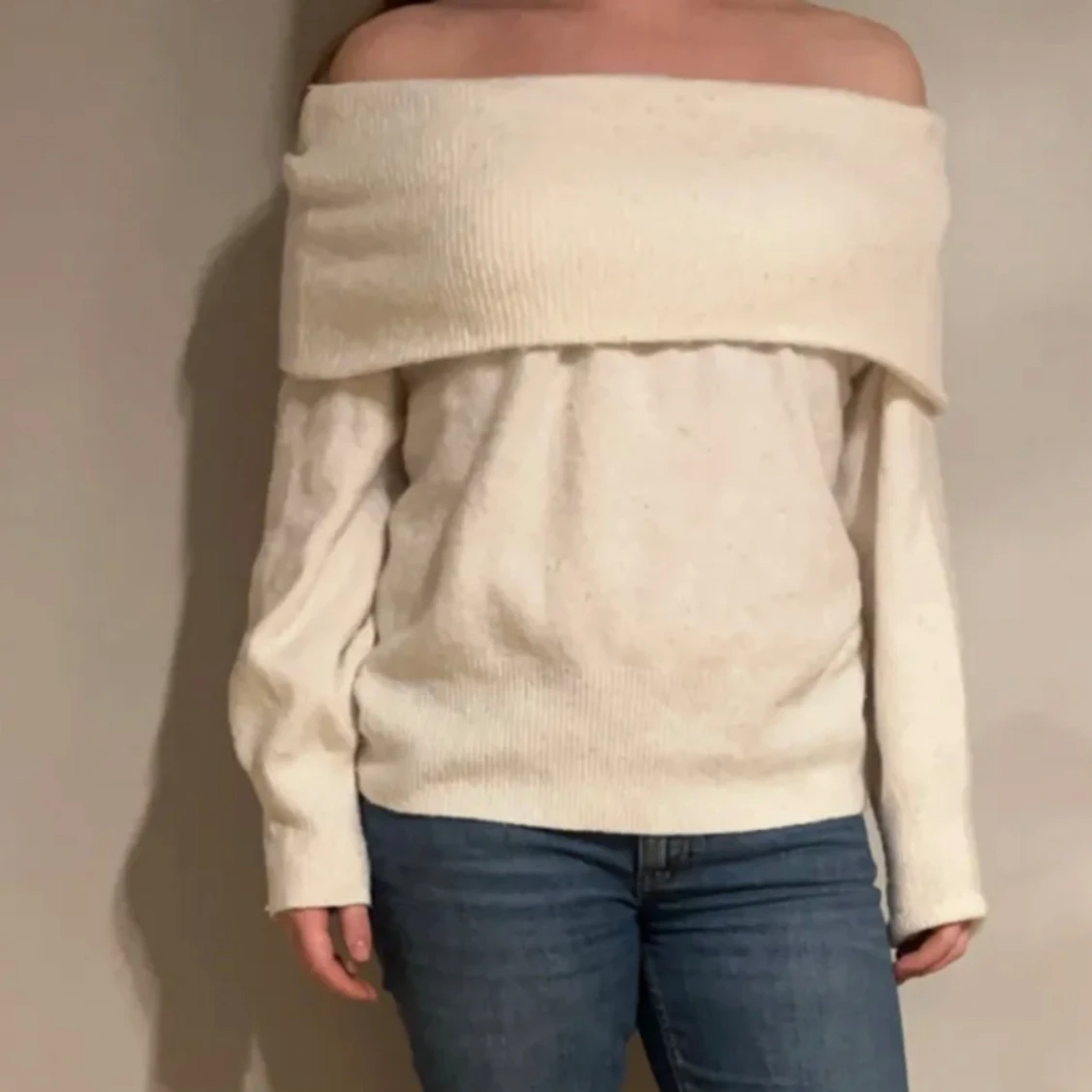 Off shoulder tröja - 90