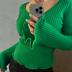 Ribbstickad tröja  - Superfin ribbstickad tröja ifrån hm💚 super fint skick 