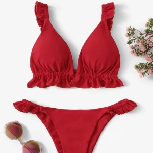 Bikini - Säljer min super söta bikini från shien, helt ny, endast testad. Slutsåld på hemsidan. Nypris 129kr. 🤍