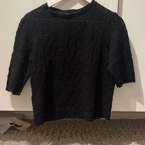 Trekvartsermad tröja - Jag säljer denna Trekvartsermade tröja från mango i storlek S som inte används.