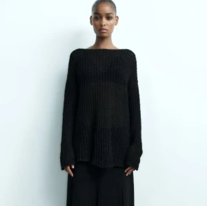 Zara stickad tröja  - Använd en gång. Slutsålt 