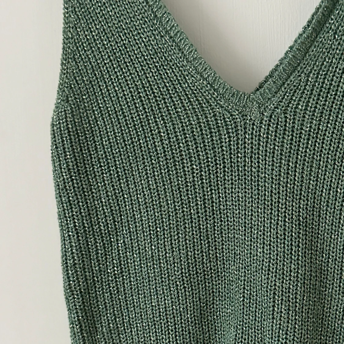 Glittrigt stickat linne  - 90