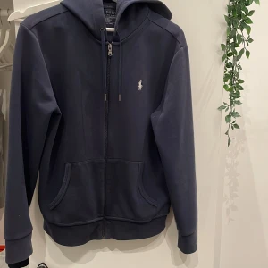 Ralph zip up - soft tröja bra skick för liten för mig