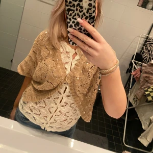 Stickad bolero - Stickad bolero med glitter från Massimo Dutti 💖💖