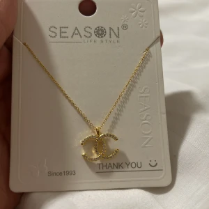 Halsband  - Ett halsband 