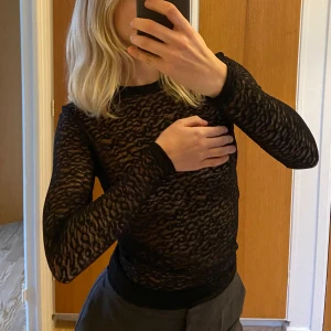 Meshtopp  - Svart meshtopp från Samsøe Samsøe 🪻 Aldrig använd! 🩷 