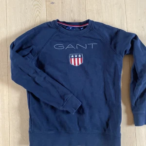 Gant tröja  - Stl 158/164.  Djur och rökfritt hem. Skick 7/10.