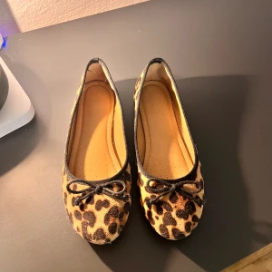 Leopard ballerinaskor  - Sjukt snygga! Storlek 38