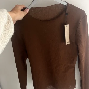 A-DSGN  tröja brun  - Helt oanvänd ”long sleeve top stretch” från A-DSGN.